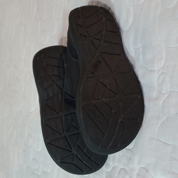 Keen Boys Black Leather Mocs Size 13 - Picture 3 of 4